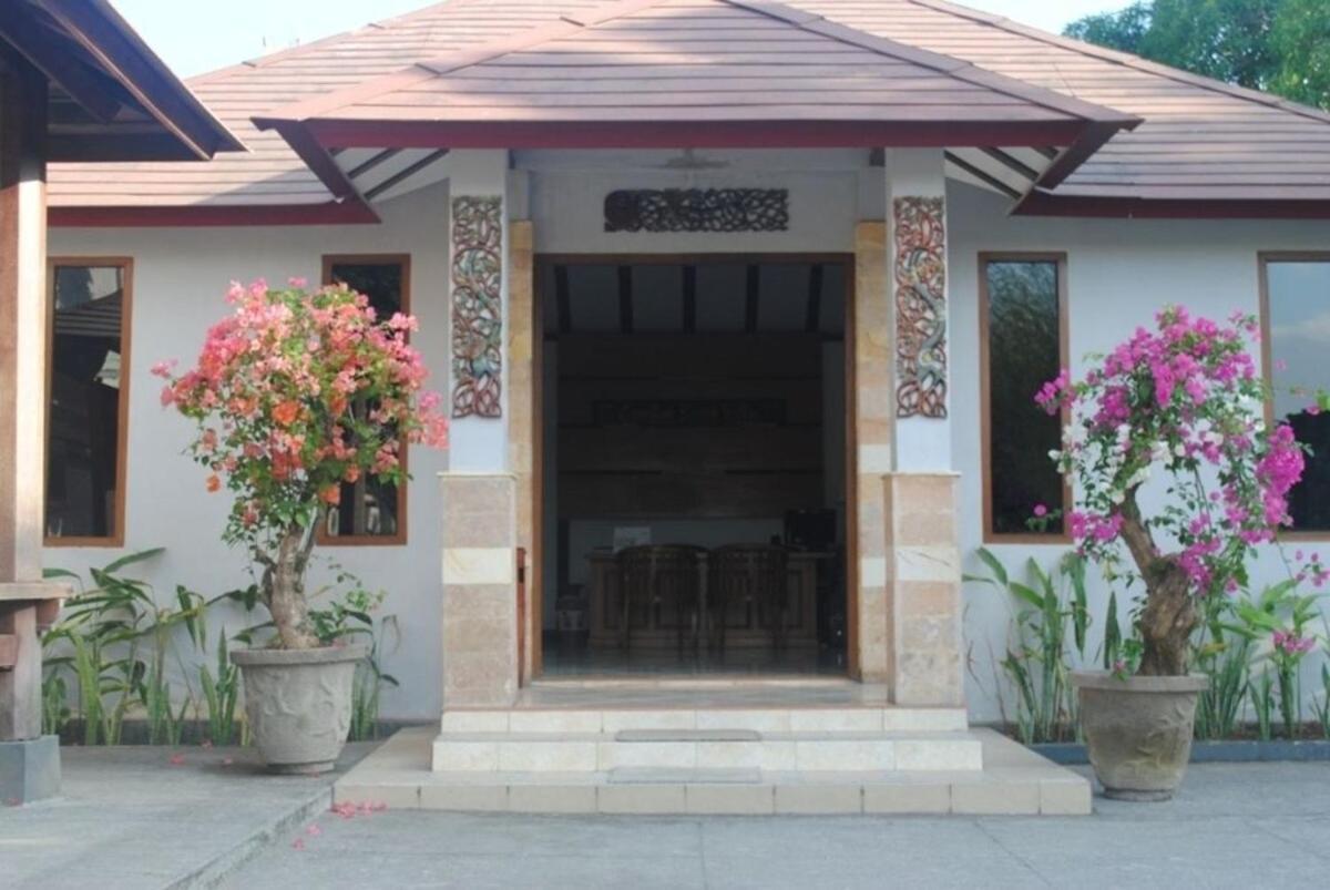 Lombok Beach Hotel Montongbuwoh Extérieur photo