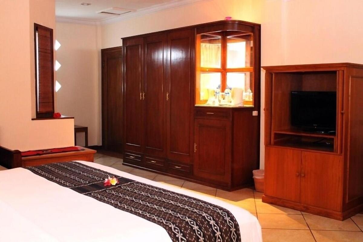 Lombok Beach Hotel Montongbuwoh Extérieur photo