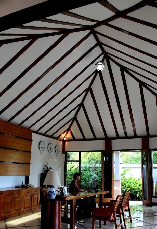 Lombok Beach Hotel Montongbuwoh Extérieur photo