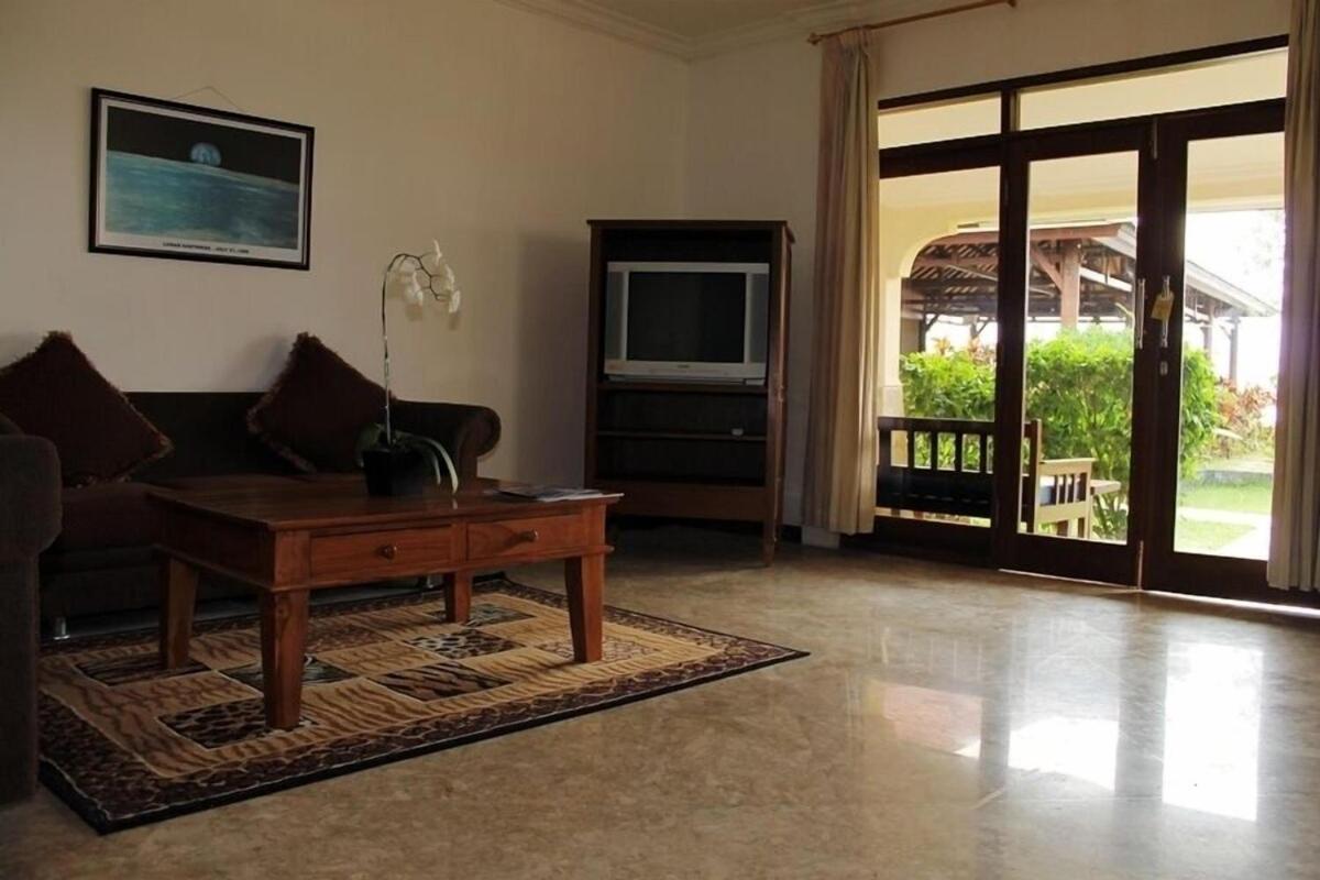 Lombok Beach Hotel Montongbuwoh Extérieur photo