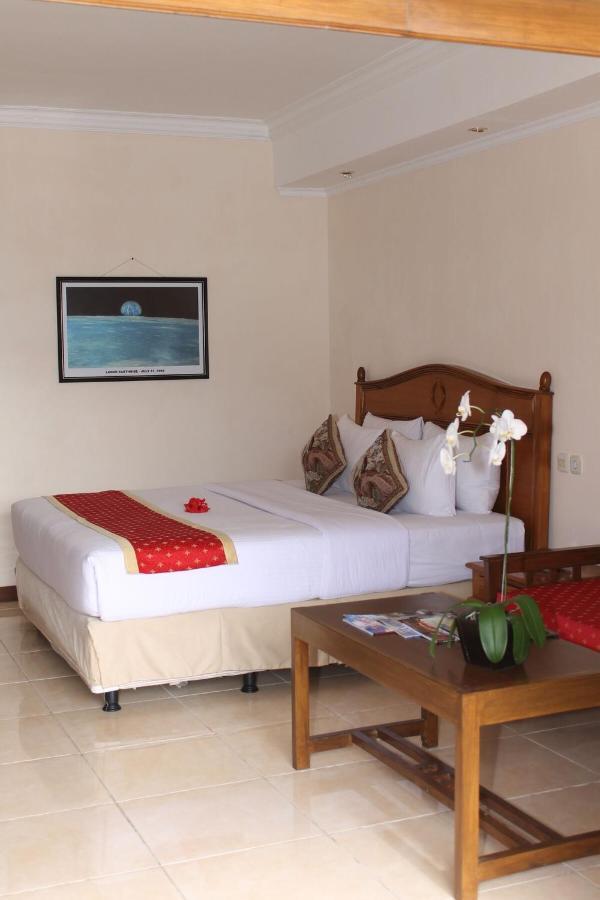 Lombok Beach Hotel Montongbuwoh Extérieur photo